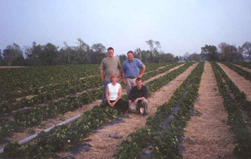 family.jpg (34913 bytes)
